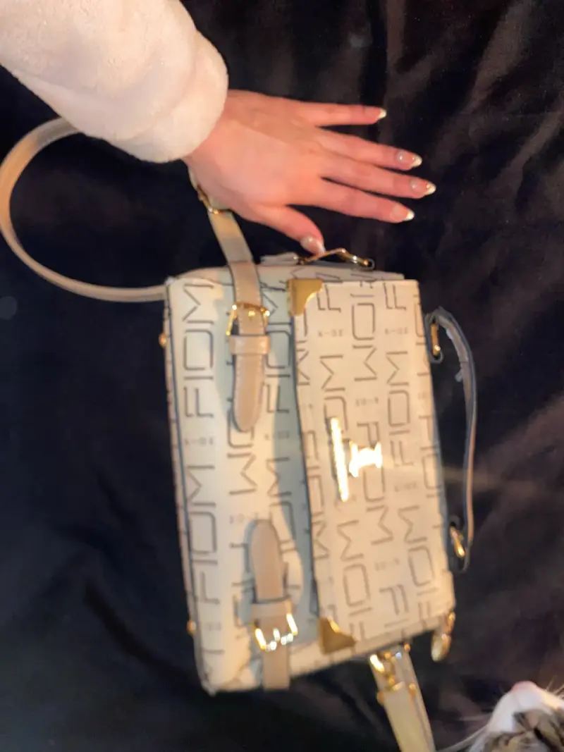 Cartera cruzada beige con diseño FOM - 4