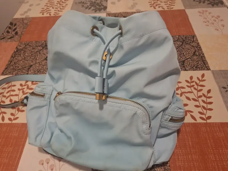 Mochila celeste Guess con bolsillos - 6
