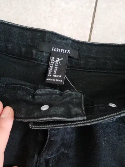 Shorts de mezclilla negros Forever 21 - miniatura 2
