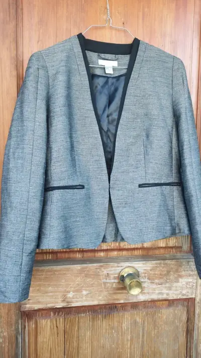Blazer gris para mujer en buen estado - miniatura 1