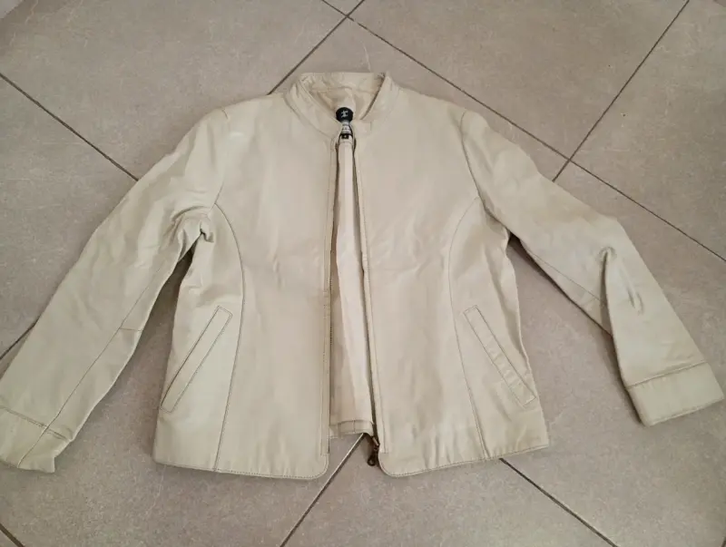 Chaqueta de cuero beige para mujer - 1