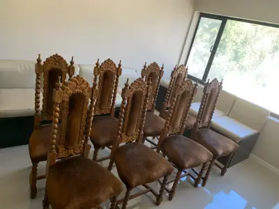 Juego de sillas de madera tallada estilo clásico - miniatura 1