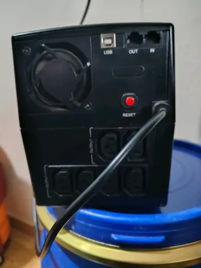 UPS Cito Power con pantalla digital - miniatura 1