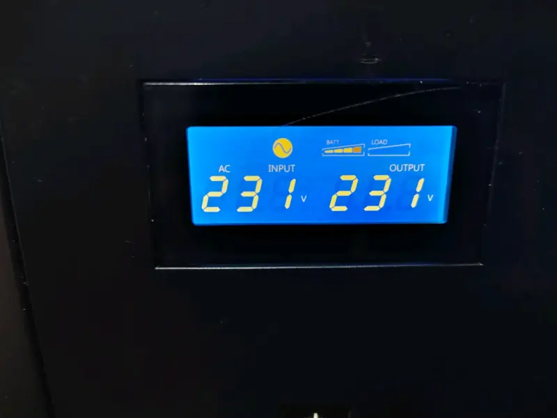 UPS Cito Power con pantalla digital - 2