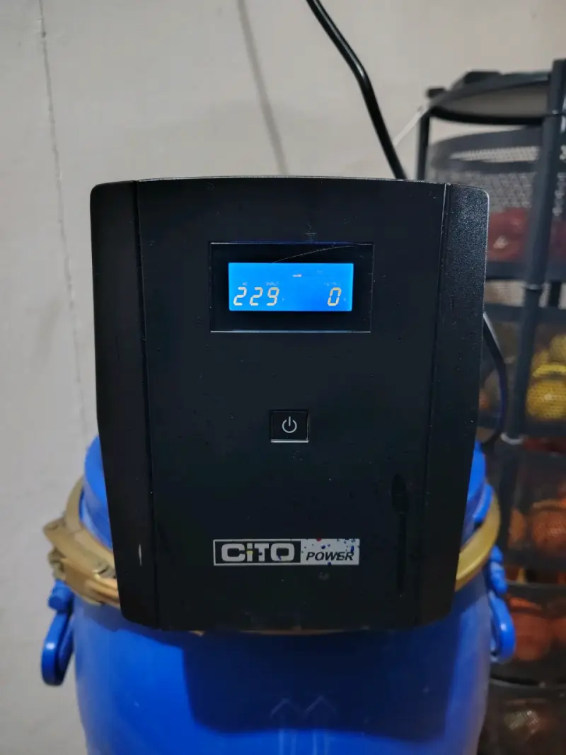UPS Cito Power con pantalla digital - 3