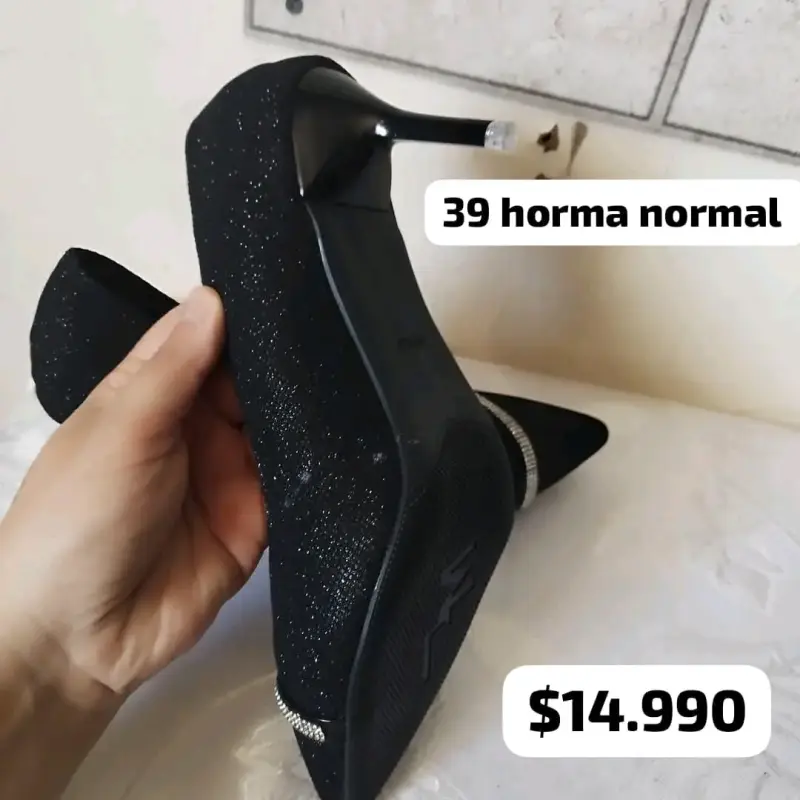 Zapatos de tacón negro con detalles brillantes talla 39 - 2