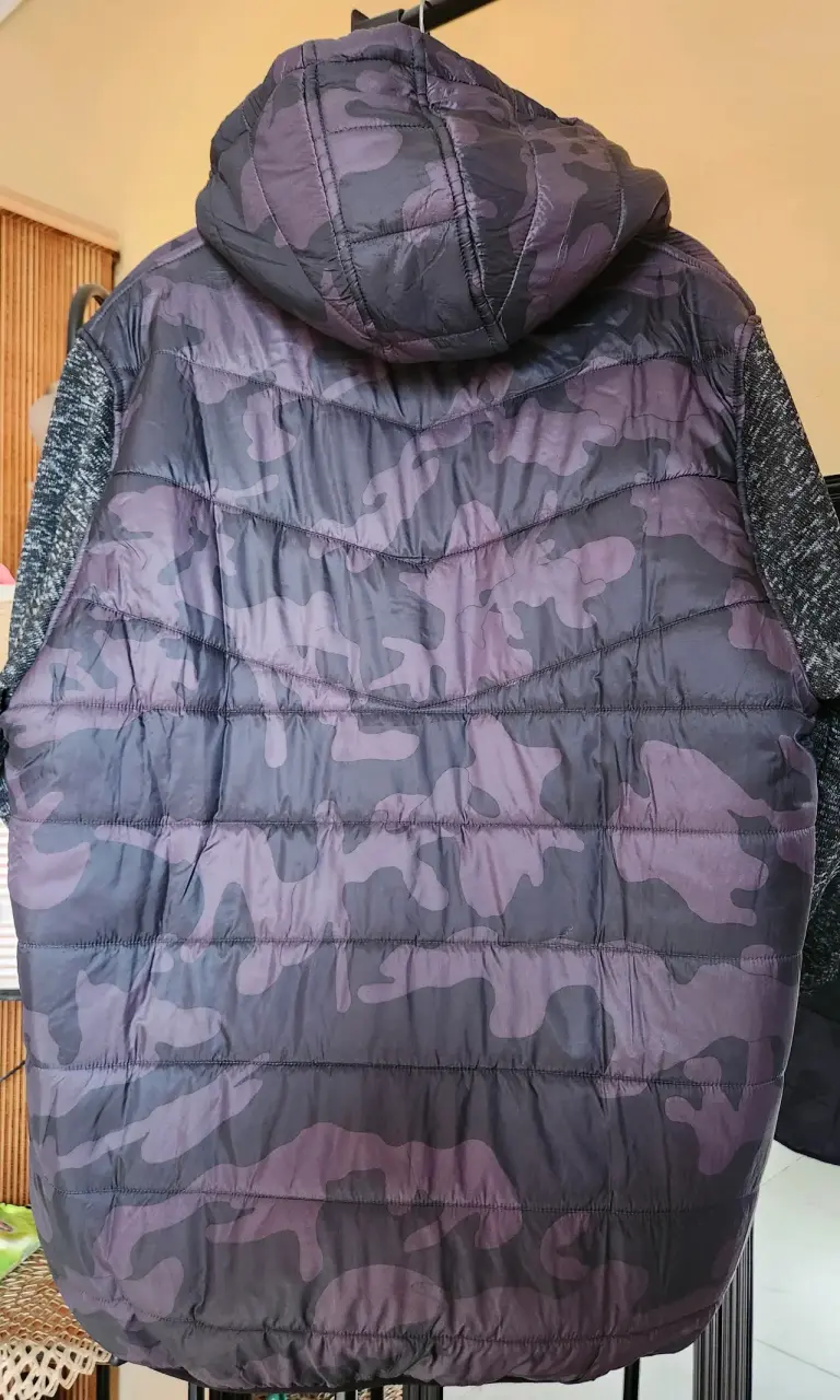 Chaqueta Reebok camuflada con capucha - 2