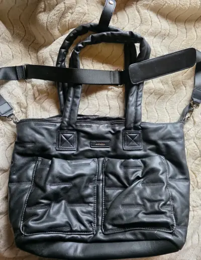 Bolso negro de cuero Amphora con múltiples bolsillos - miniatura 3
