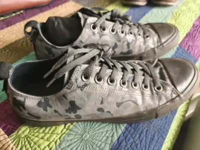 Zapatillas camufladas de lona para hombre - miniatura 1