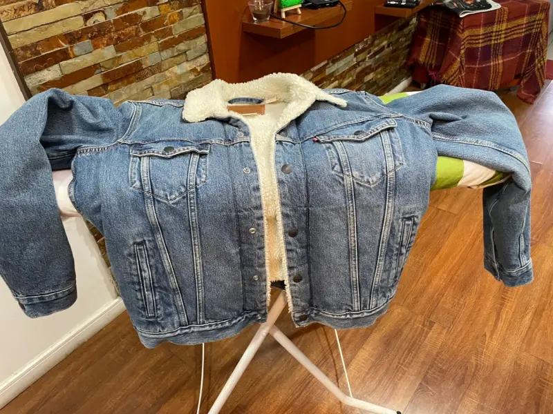 Chaqueta de mezclilla Levi's con forro de borrego - 2