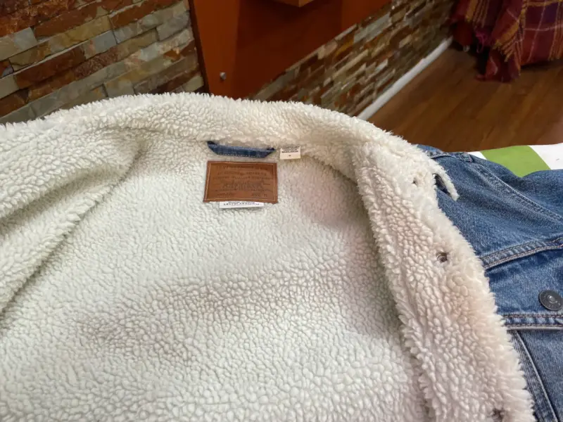 Chaqueta de mezclilla Levi's con forro de borrego - 3