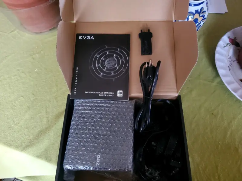 Fuente de Poder EVGA 700W 80 Plus - 5