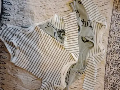 Conjunto de poleras y bodys para bebé Yamp! - miniatura 3