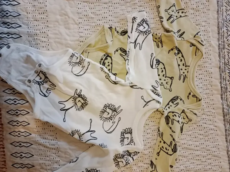 Conjunto de poleras y bodys para bebé Yamp! - 4