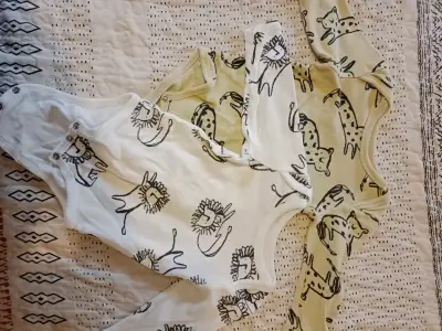 Conjunto de poleras y bodys para bebé Yamp! - miniatura 4