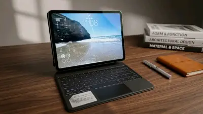 iPad Pro con Teclado y Pencil - miniatura 3