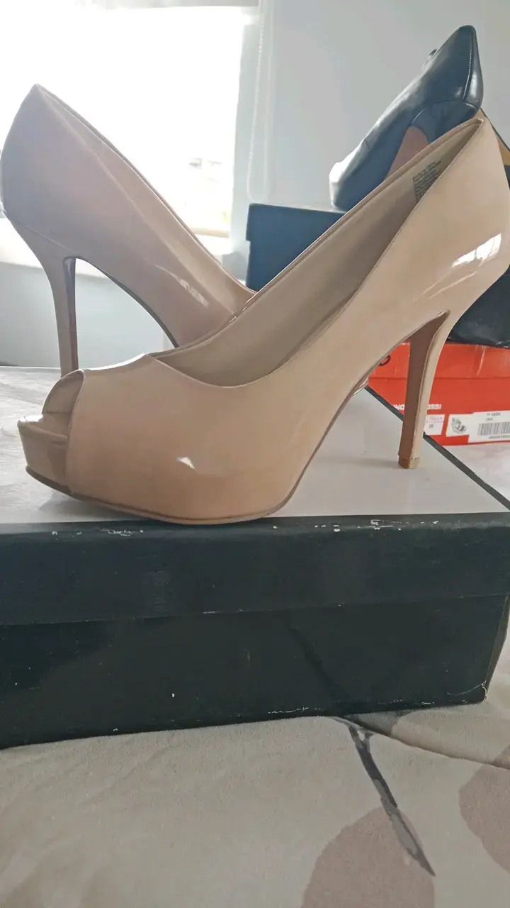 Zapatos de tacón Nine West beige elegantes - 1