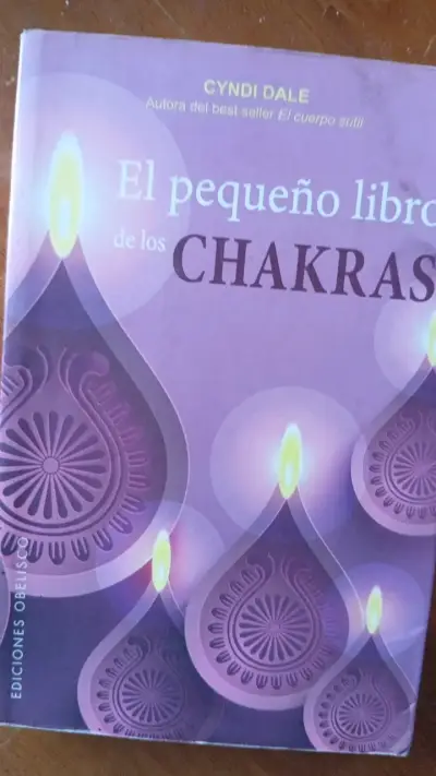 Libro El Pequeño Libro de los Chakras por Cyndi Dale - miniatura 1
