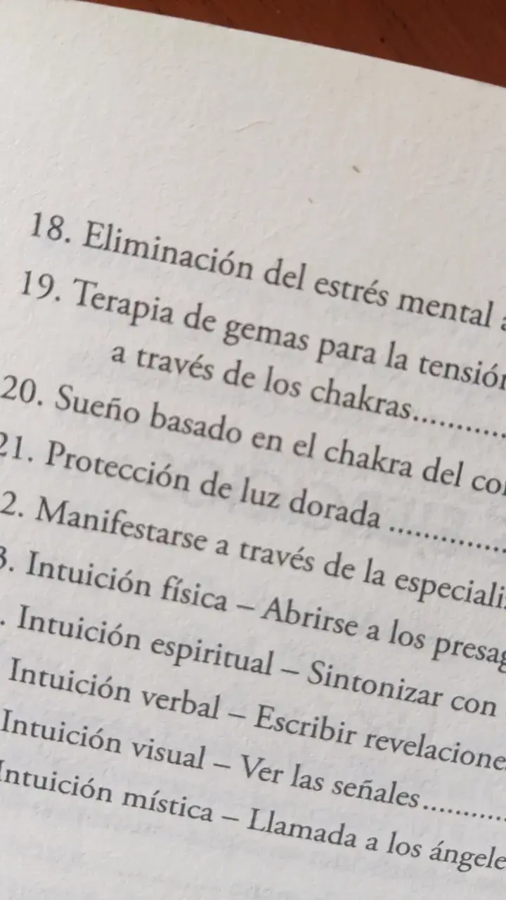 Libro El Pequeño Libro de los Chakras por Cyndi Dale - 4