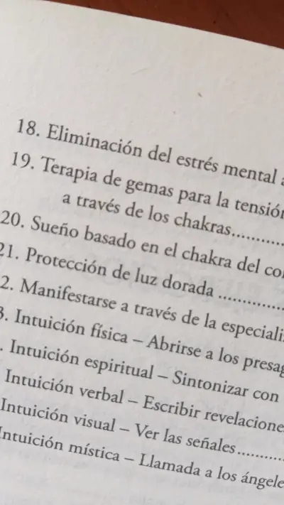 Libro El Pequeño Libro de los Chakras por Cyndi Dale - miniatura 4