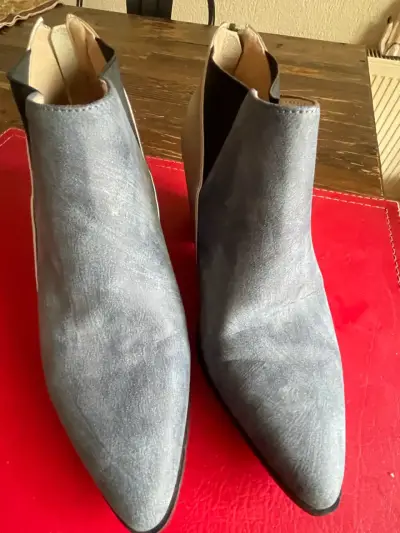 Botines de cuero gris con tacón geométrico - miniatura 1