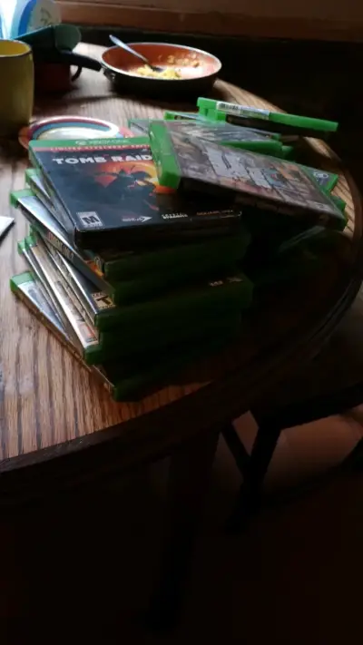 Lote de videojuegos para Xbox one se venden - miniatura 1