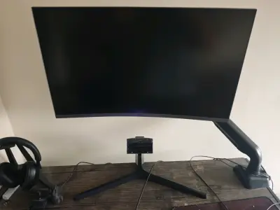 Monitor curvo Samsung  27in VA QHD - miniatura 2