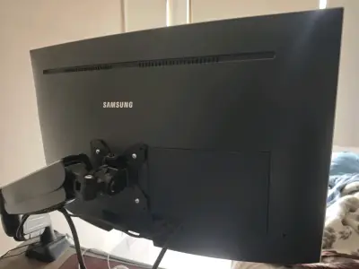 Monitor curvo Samsung  27in VA QHD - miniatura 5