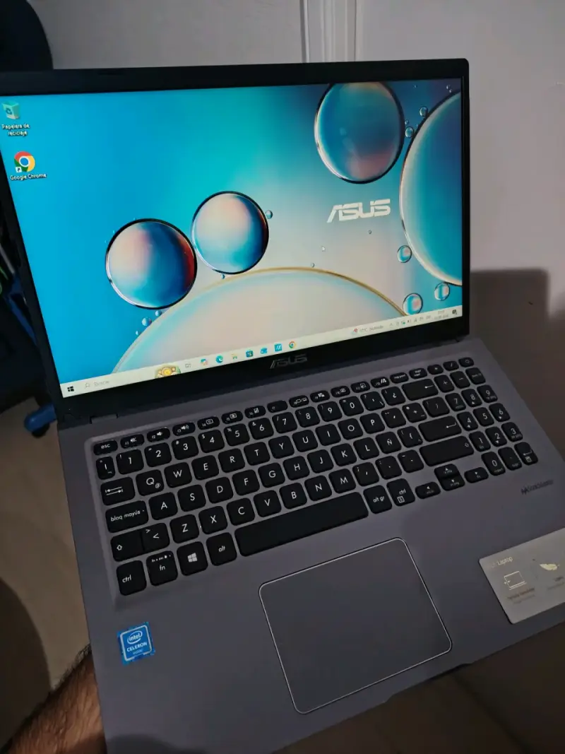 Notebook ASUS con Intel Celeron y pantalla HD - 1