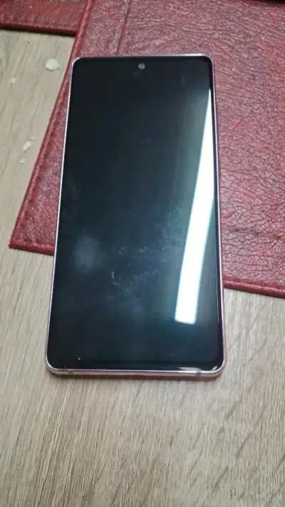 Smartphone Samsung Galaxy S20 FE en buen estado - miniatura 1