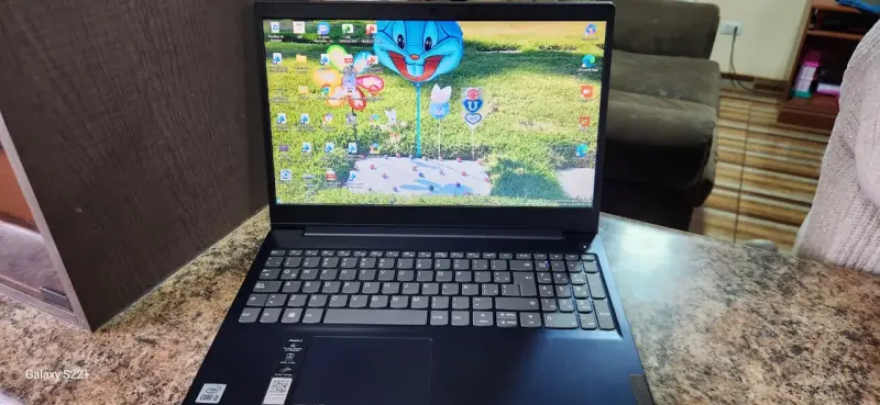 Laptop Lenovo Ideapad 15.6 pulgadas en buen estado - 3