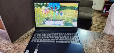Laptop Lenovo Ideapad 15.6 pulgadas en buen estado - miniatura 3