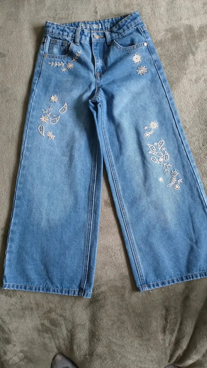 Jeans anchos bordados para niña talla 8