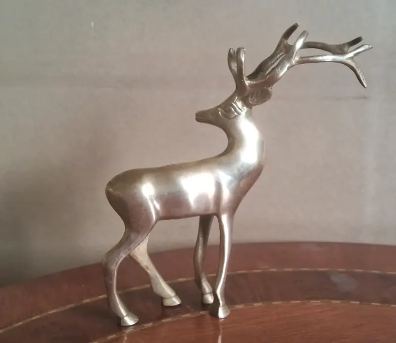 Figura decorativa de ciervo en bronce - 2