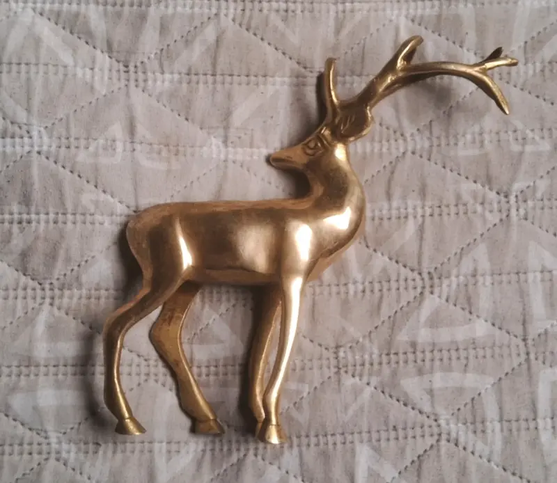 Figura decorativa de ciervo en bronce - 3