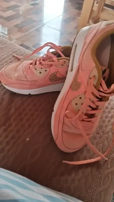 Zapatillas deportivas rosadas Nike para mujer - miniatura 1