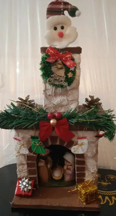 Decoración Navideña Chimenea con Pesebre - miniatura 2