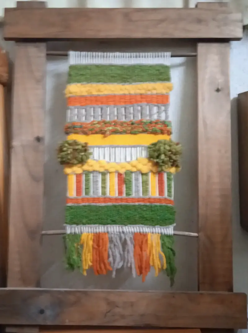 Tapiz decorativo artesanal en telar
