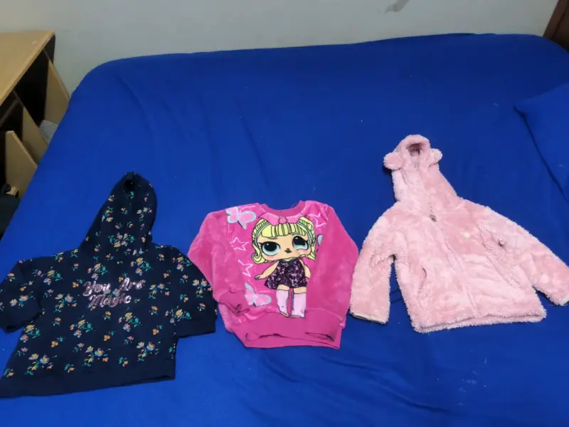 Conjunto de polerones para niña con diseño y abrigo peludo