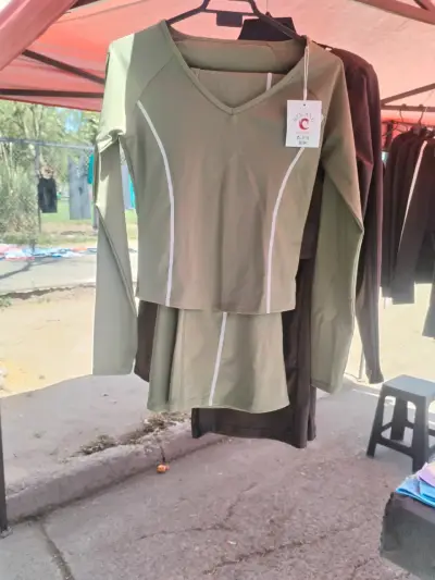 Conjunto deportivo de mujer en varios colores - miniatura 6