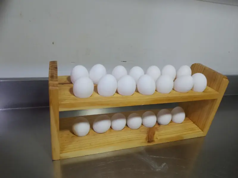 Porta huevos de madera para cocina - 1