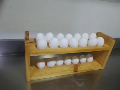 Porta huevos de madera para cocina - miniatura 1