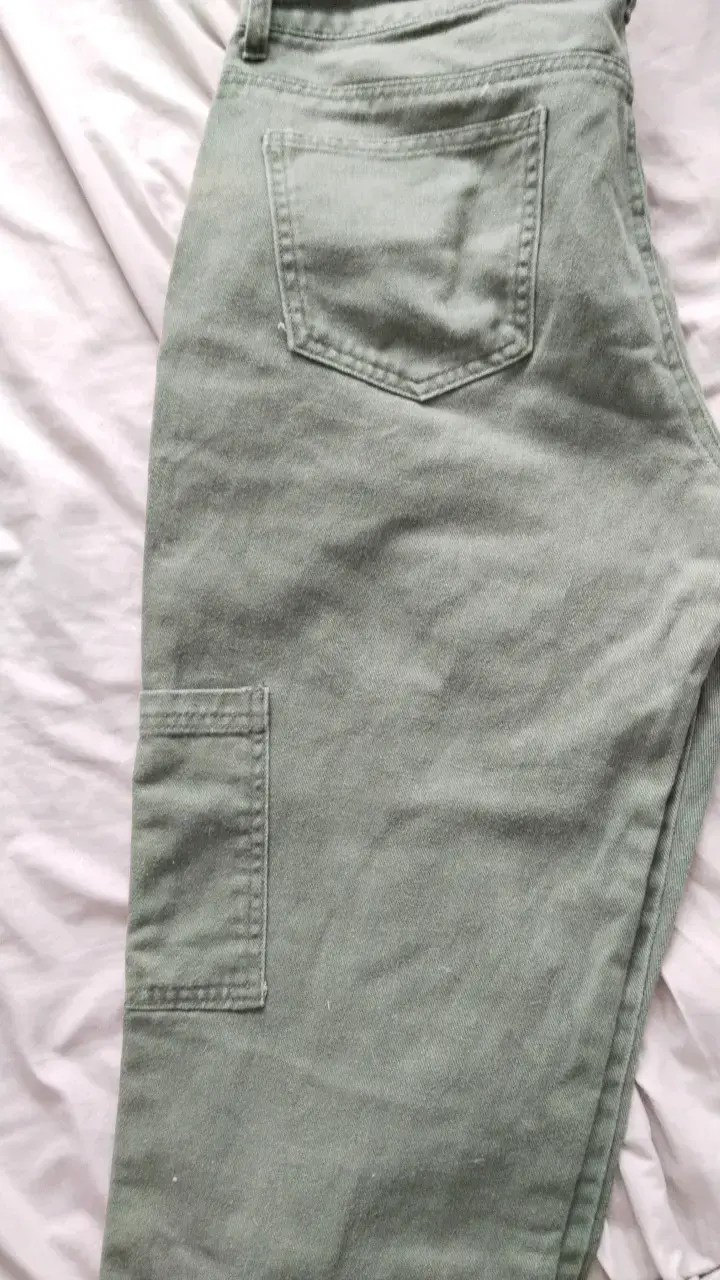 Pantalones cargo verde oliva para mujer - 4