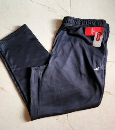 Pantalones deportivos negros con bolsillos - miniatura 1
