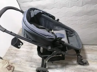 Coche de bebé Bebesit azul plegable - miniatura 4