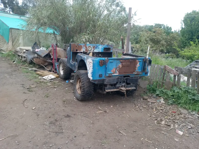 Carrocería de Jeep antiguo para restauración - 1