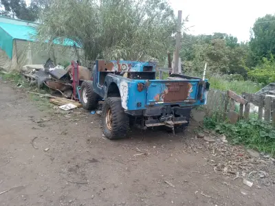 Carrocería de Jeep antiguo para restauración - miniatura 1