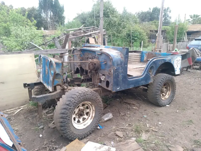 Carrocería de Jeep antiguo para restauración - 3