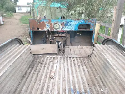 Carrocería de Jeep antiguo para restauración - miniatura 5