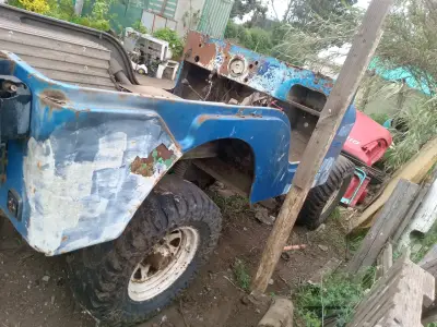 Carrocería de Jeep antiguo para restauración - miniatura 6